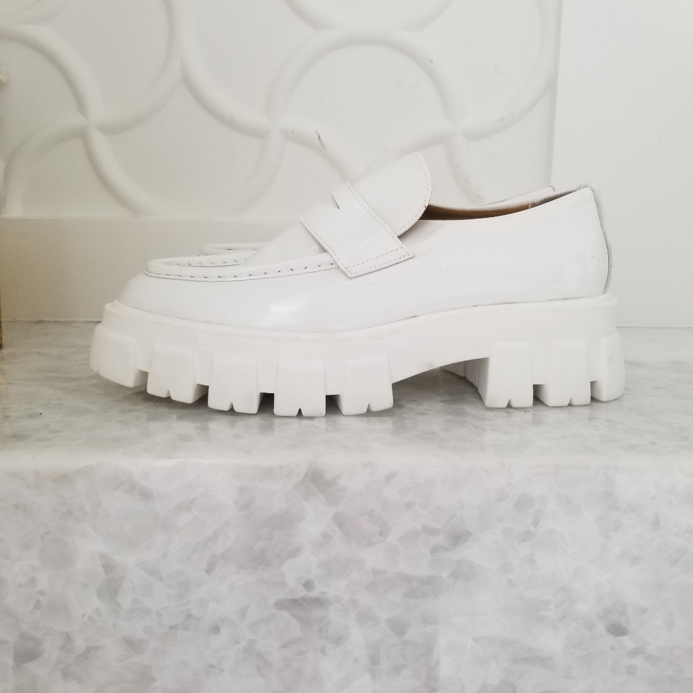 L'INTERVALLE White Platform Loafers